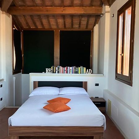 Locazione Via Fama 7 Apartment Verona Luaran gambar